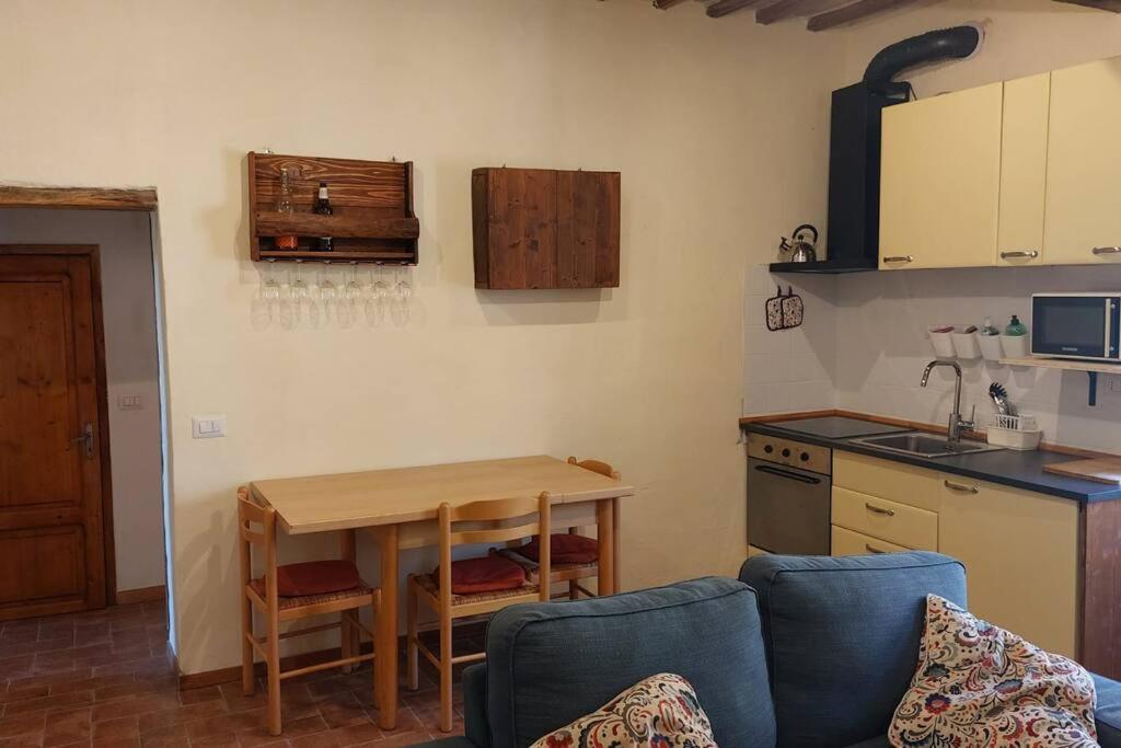 Piccolo Appartamento Monticiano Exteriör bild